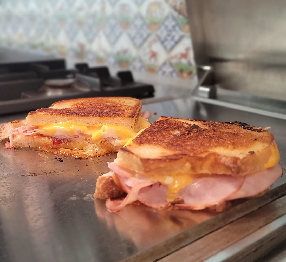 A Properly Sweet and Hot Grilled Ham and Cheese